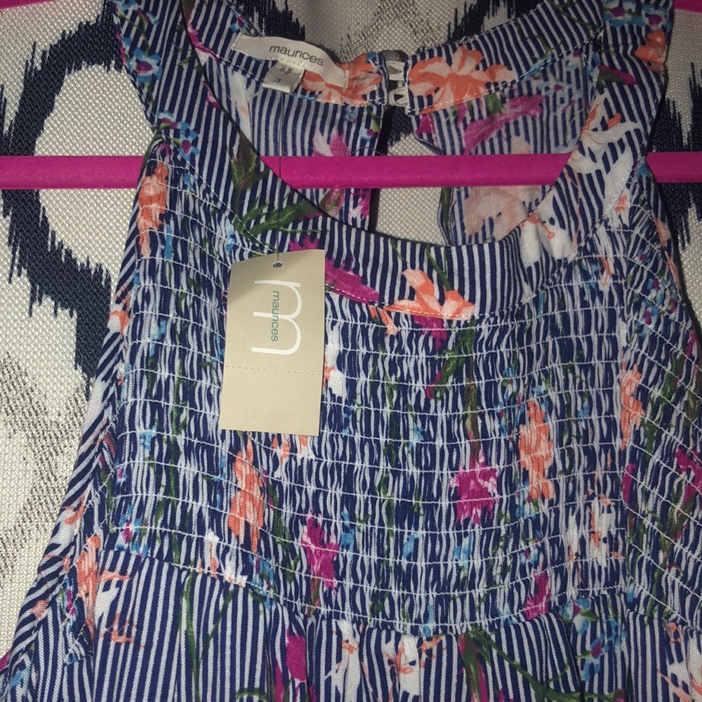 Brand new date night top - Picture 3 of 3